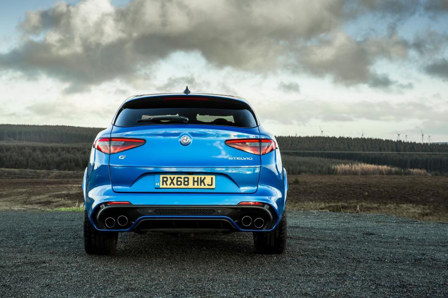  Alfa Romeo Stelvio Quadrifoglio (949) 2018 года  (UK) (фото 45 из 59)
